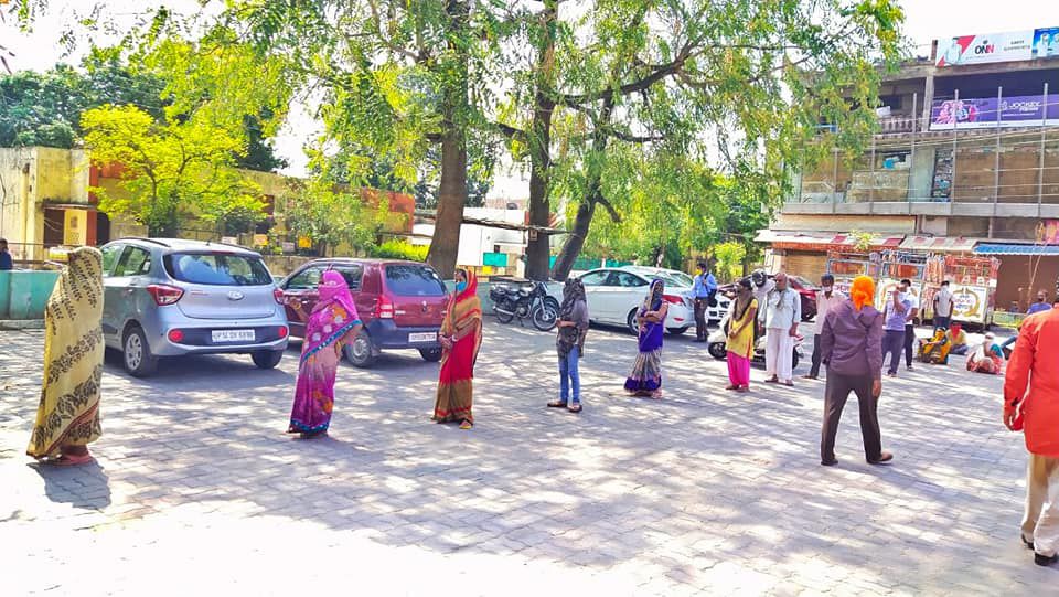 -भाजपा प्रवक्ता व पार्षद दिलीप श्रीवास्तव (मैथिलीशरण गुप्त वार्ड, लखनऊ) के द्वारा कोरोना काल में असह