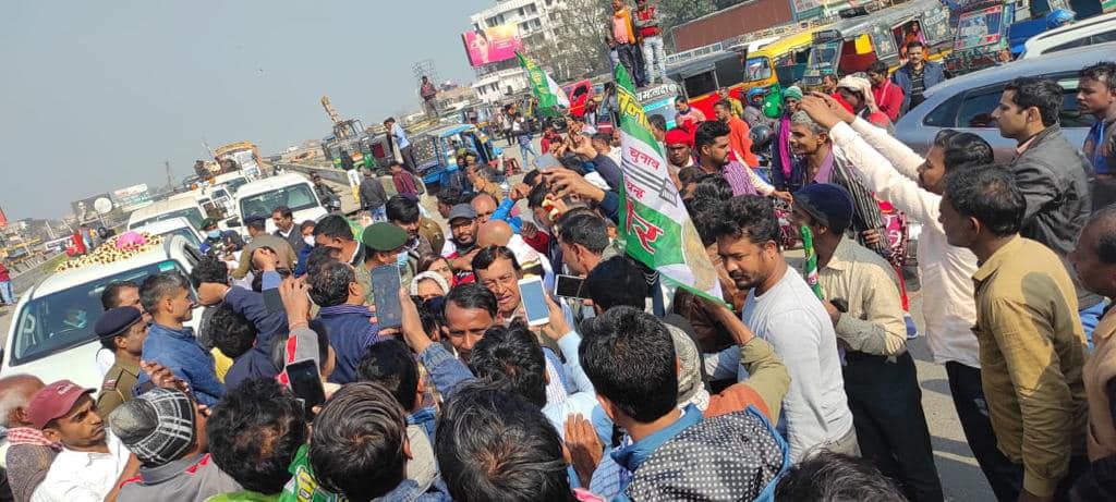 -बिहार दौरे पर केंद्रीय इस्पात मंत्री श्री आरसीपी सिंह का भव्य स्वागत पार्टी कार्यकर्ताओं और सहयोगिय