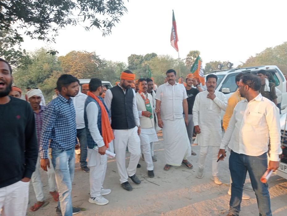 -उत्तर प्रदेश में एक बार फिर कमल खिलाने की आकांक्षा के साथ अंतिम चरणों के चुनाव के लिए विधानसभा सकलड