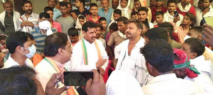 -जम्मू-कश्मीर के राजौरी में गुरुवार को आतंकवादियों के साथ मुठभेड़ में चंदौली जिले के बलुआ थाना क्षेत