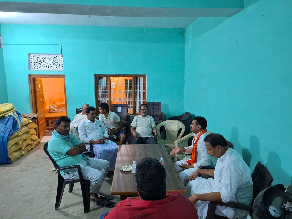 -साथियों के सुख-दुख में खड़े रहने के क्रम में भारतीय जनता पार्टी, चंदौली के संकल्पित एवं जुझारू नेता