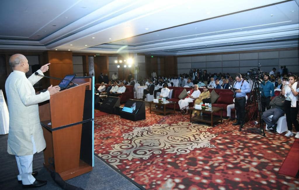 -केंद्रीय इस्पात मंत्री श्री आरसीपी सिंह ने आज गुरुग्राम, हरियाणा में प्लास्टिक पुनर्चक्रण सम्मेलन ए