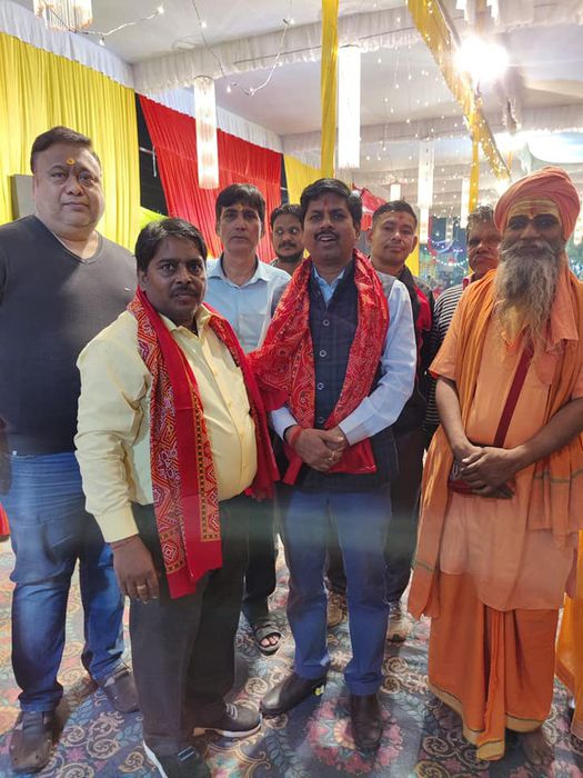 -"या देवी सर्वभूतेषु शक्तिरूपेण संस्थितानमस्तस्यै नमस्तस्यै नमस्तस्यै नमो नम:", अर्थात जो देवी सब प्