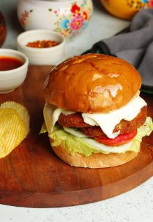 Crispy Alu Tikki Burger