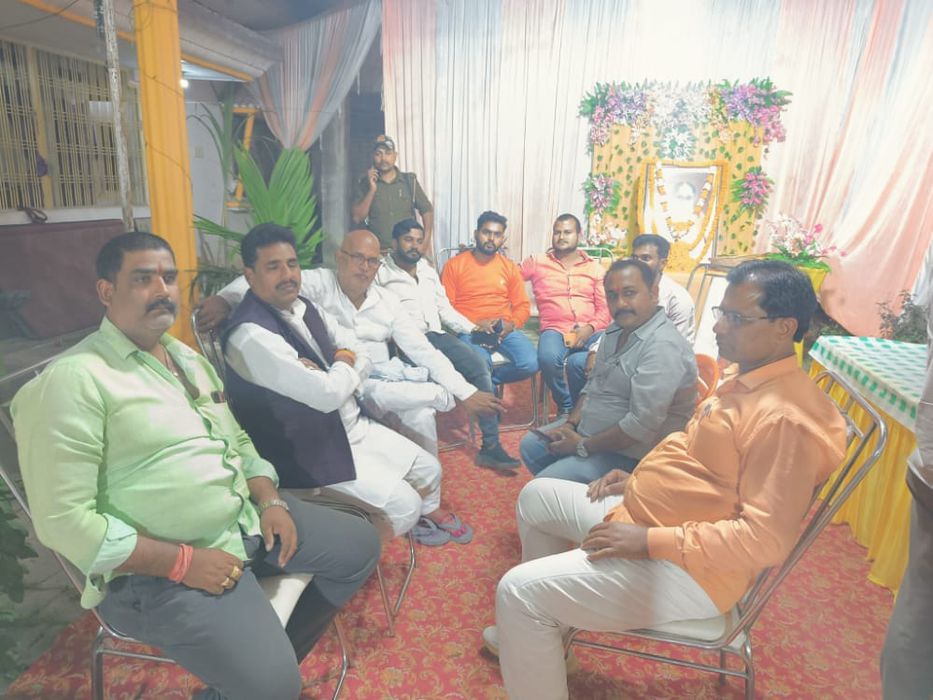 -आज विधानसभा सकलड़ीहा क्षेत्र के महुआरी ग्राम के अंतर्गत क्षेत्र पंचायत सदस्य श्रीमान नरेंद्र गुप्ता 