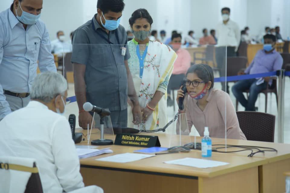 -"जनता के दरबार में मुख्यमंत्री" कार्यक्रम की शुरुआत आज पांच साल बाद की गई, जिसमें आम जनता ने मुख्यम