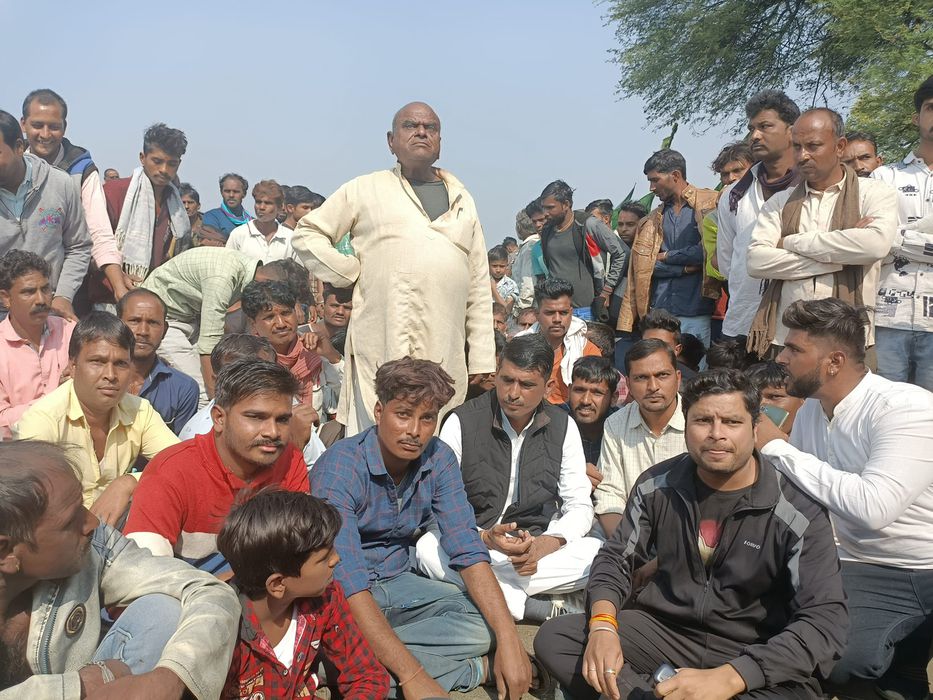 -झारड़ा नदी में डूबे बालक का दूसरे दिन भी पता नही चला तो ग्रामीणजन आक्रोशित हो गए। सोमवार सुबह प्रदेश