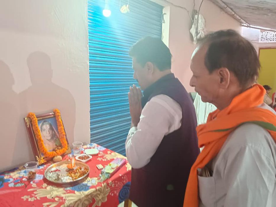 -आज विधानसभा सकलड़ीहा क्षेत्र के महुआरी ग्राम के अंतर्गत क्षेत्र पंचायत सदस्य श्रीमान नरेंद्र गुप्ता 