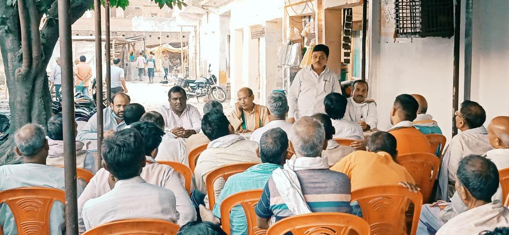 -कांग्रेस के संभावित प्रत्याशियों के पक्ष में माहौल बनाने के  लिए रतनपुरा ब्लॉक के बिलौझा बाजार में 