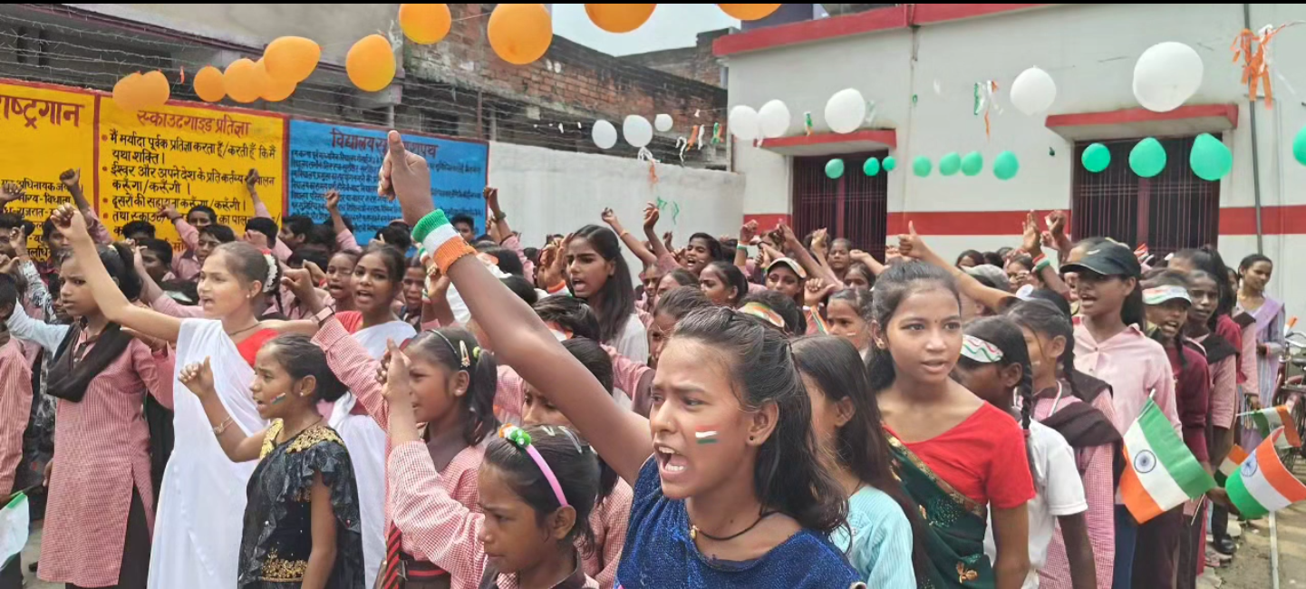 -गोसाईगंज नगर पंचायत के अध्यक्ष और युवा भाजपा नेता निखिल मिश्रा ने आज स्वतंत्रता दिवस के अवसर पर कन्