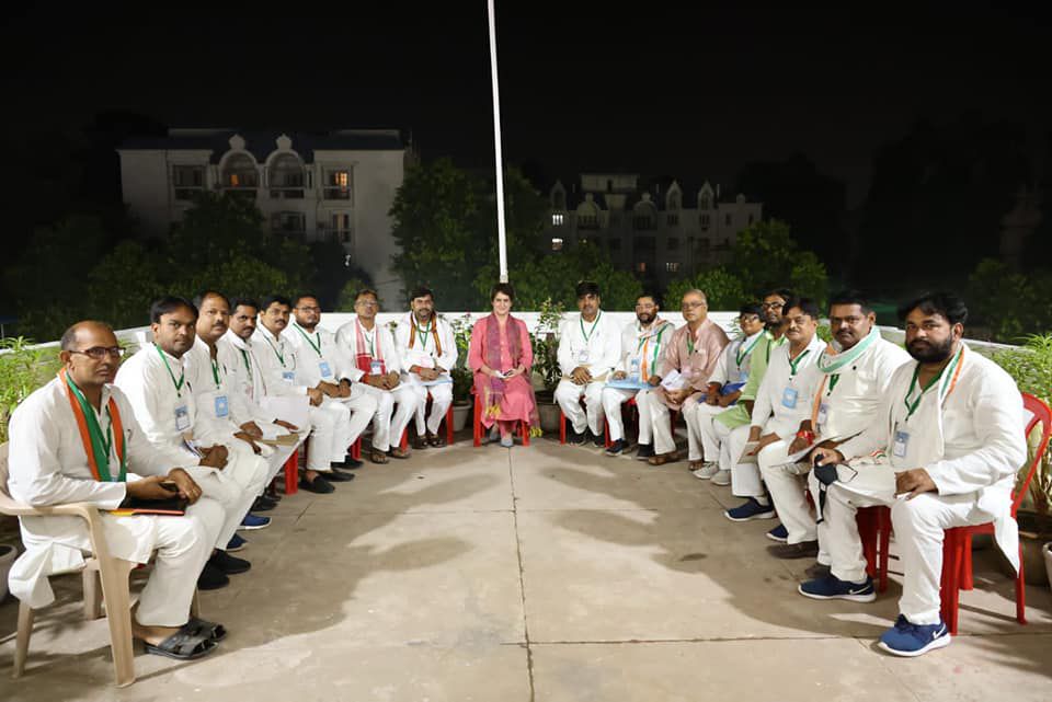 -उत्तर प्रदेश कांग्रेस कमेटी कार्यालय में अखिल भारतीय कांग्रेस कमेटी के राष्ट्रीय महासचिव एवं उत्तर 