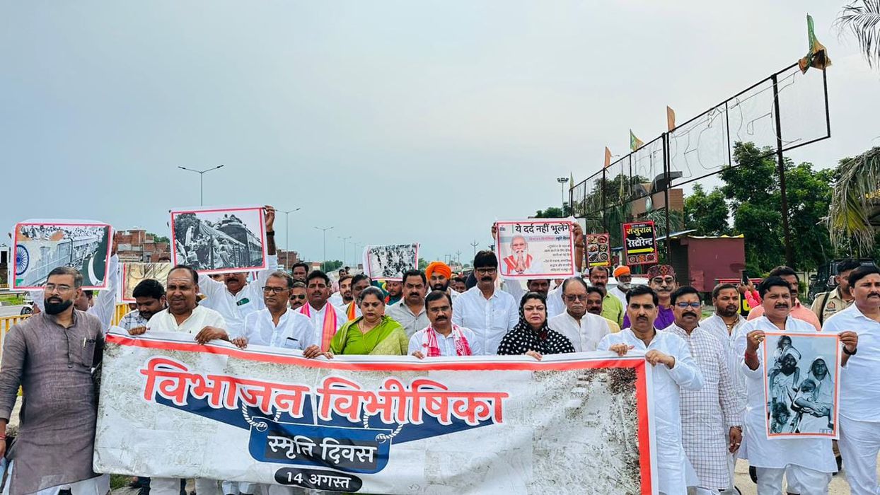 -आज सकलडीहा विधानसभा के पूर्व विधानसभा प्रत्याशी श्री सूर्यमुनि तिवारी ने विभाजन विभीषिका स्मृति दिव