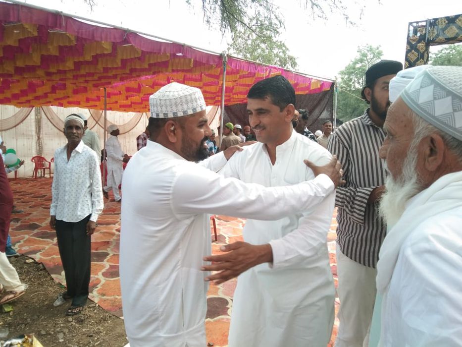 -मध्य प्रदेश के मंदसौर जिले में धूमधाम से ईद-उल-फ़ितर का पर्व मनाया गया, संप्रदाय के स्थानीय निवासियो