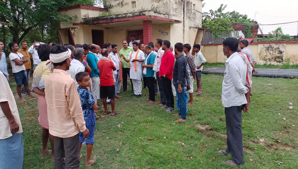 -सकलडीहा के स्थानीय कस्बे टिमिलपुर में पेयजल की समस्या के स्थायी समाधान के लिए केन्द्रीय मंत्री जी क
