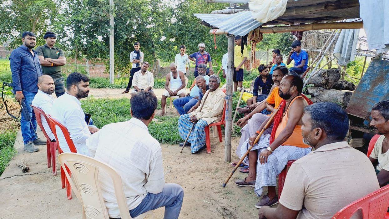 -जिगीनपुरवा गाँव के राम परिखा बिन्द की 38 वर्षीय पत्नी चिंता देवी की अवखरा में सड़क दुर्घटना में दर्