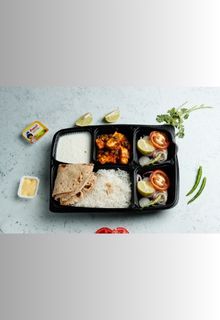 Paneer Matar, Rice, 2 Roti, Salad, Raita