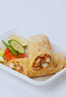 Paneer Makhni Tikka Roll