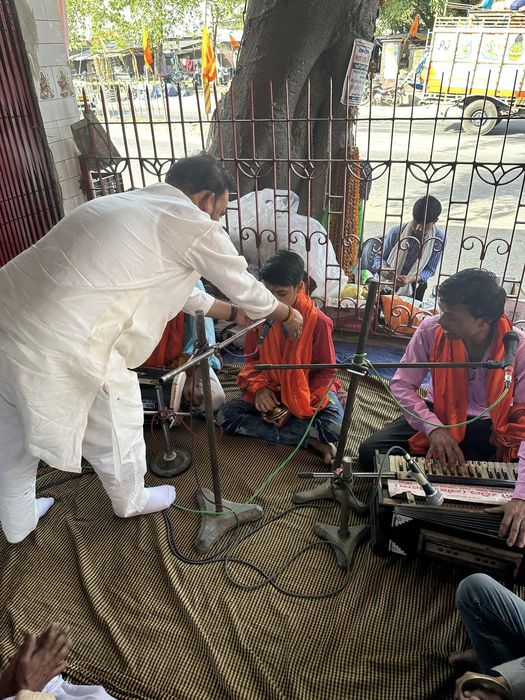 -पवित्र दुर्गाअष्टमी के मंगल अवसर पर सकरा के सुजावल स्थित श्री दुर्गा मंदिर के प्रांगण में अष्टयाम प