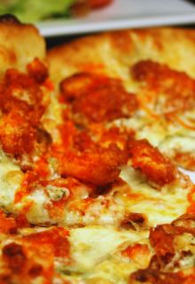 Chicken Schezwan Pizza (Reg 8")