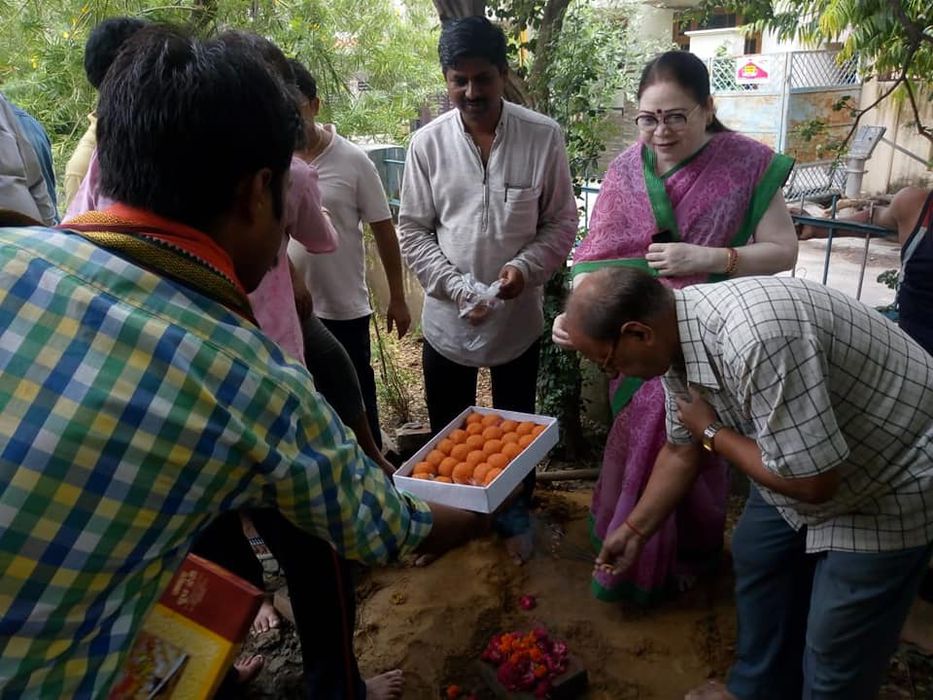 -वार्ड को विकास की अवधारणा पर अग्रसर करते हुए और स्थानीय निवासियों को पेयजल समस्या से निजात दिलाने क