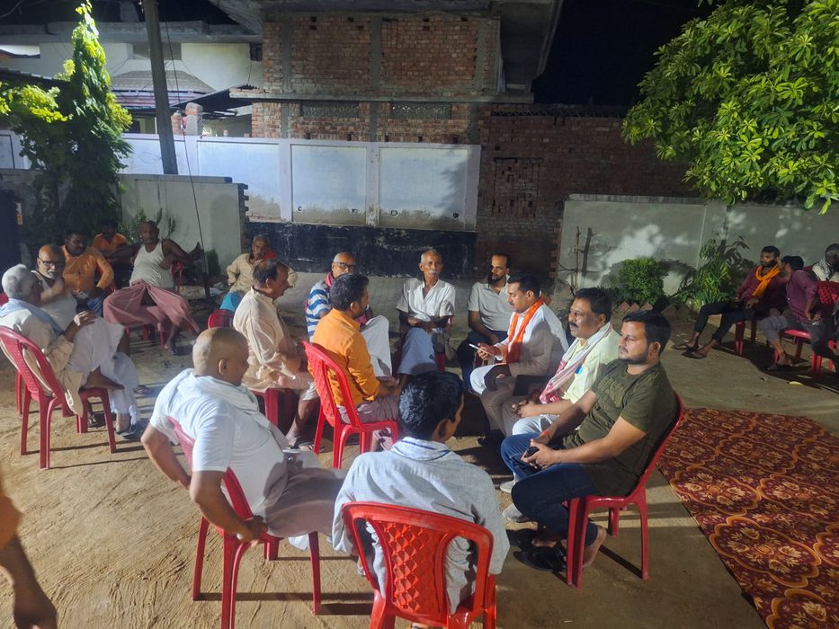 -आम जन के सुख दु:ख में सदैव साथ खड़े रहने वाले जननेता और सामाजिक कार्यकर्ता सूर्यमुनि तिवारी जी आज चं