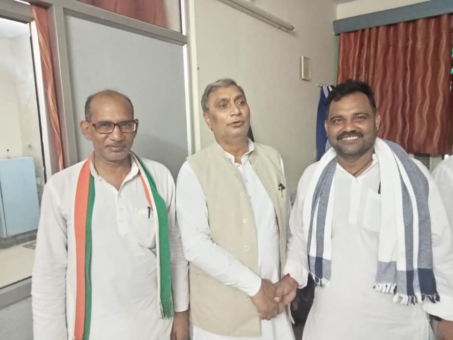 -उत्तर प्रदेश कांग्रेस कमेटी कार्यालय में अखिल भारतीय कांग्रेस कमेटी के राष्ट्रीय महासचिव एवं उत्तर 