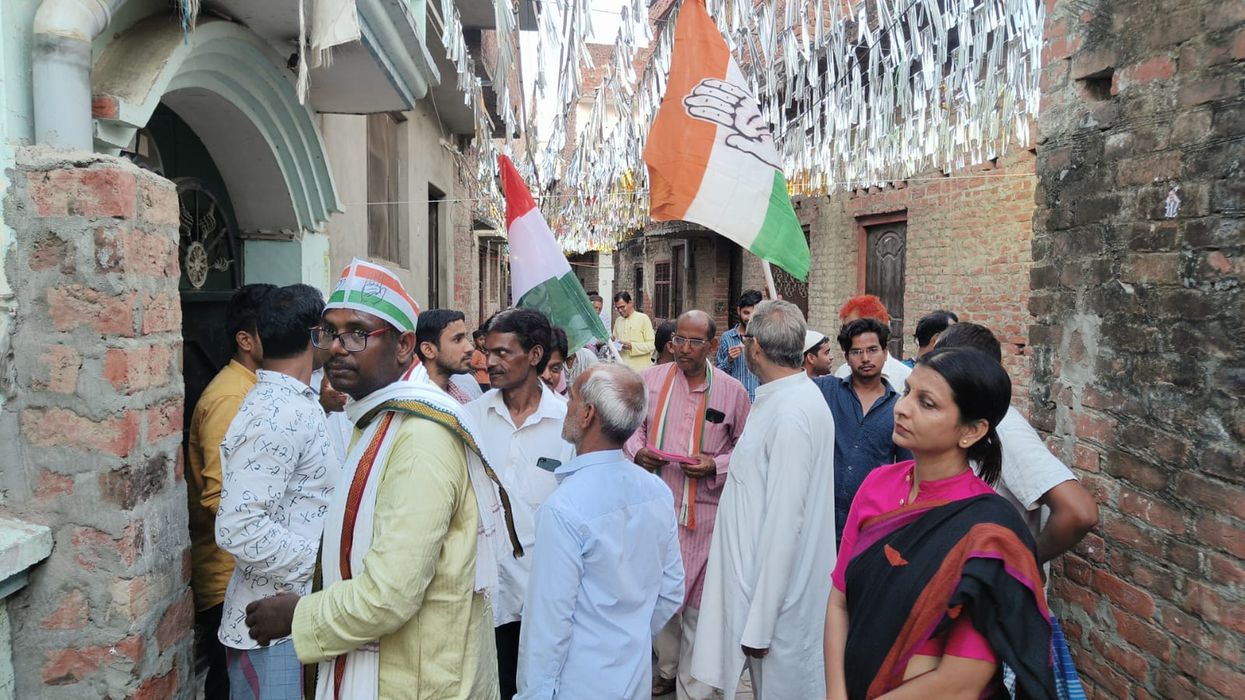 -उत्तर प्रदेश नगर निगम चुनावों के अंतर्गत कांग्रेस पार्टी के अधिकृत उम्मीदवार जनपद मऊ के शहर अध्यक्ष