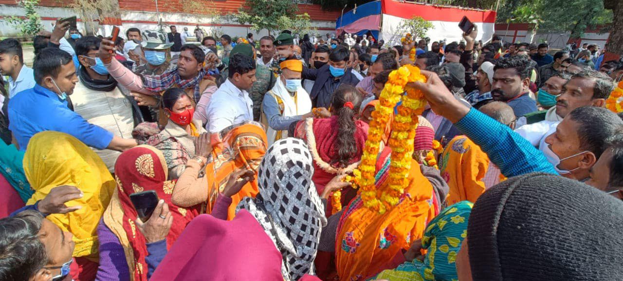 -संसद सत्र की समाप्ति के बाद पटना पहुंचे केंद्रीय इस्पात मंत्री श्री आरसीपी सिंह का भव्य स्वागत पार्