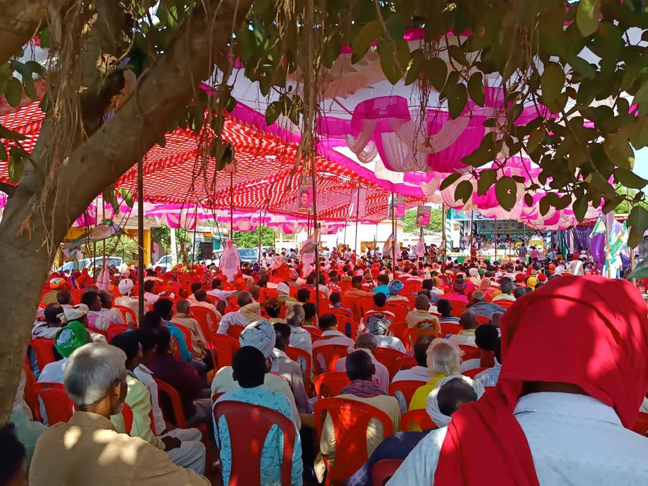 -उत्तर प्रदेश के मिर्ज़ापुर जिले के अंतर्गत कलवारी के रामलीला मैदान में आयोजित हुए ऐतिहासिक समाजवादी