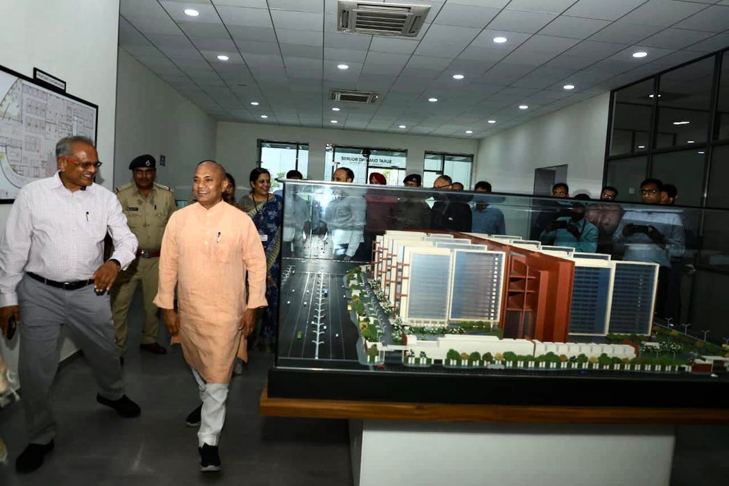 -अपने दो दिवसीय दौरे पर सूरत पहुंचे केन्द्रीय इस्पात मंत्री श्री आरसीपी सिंह ने आज ड्रीम सिटी, सूरत 