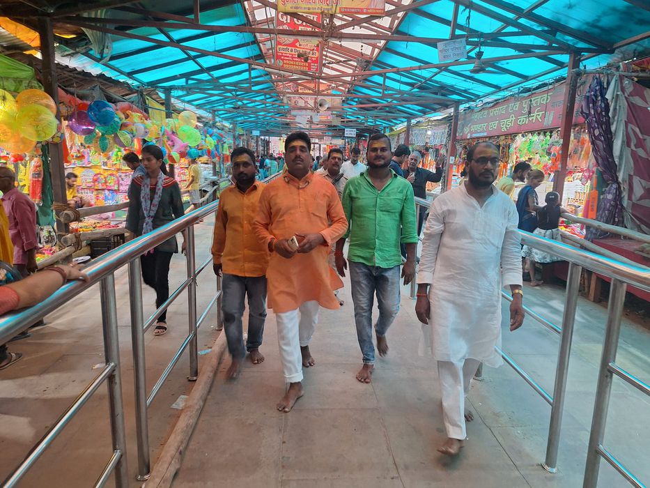 -आज पवित्र सावन मास के अवसर पर, शिव तेहरस के खास दिन पर, सकलडीहा विधानसभा के पूर्व विधानसभा प्रत्याश