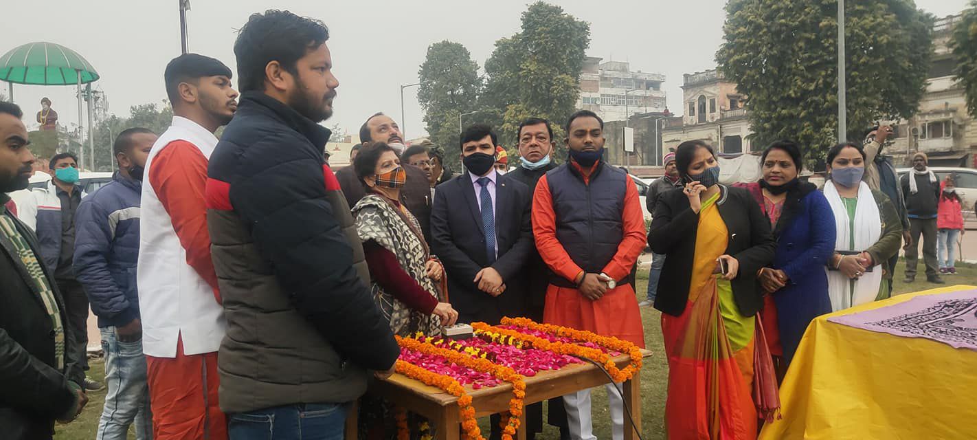 -भारत का सर्वप्रमुख राष्ट्रीय पर्व है "गणतंत्र दिवस", जो हर वर्ष 26 जनवरी के दिन मनाया जाता है. देशभ