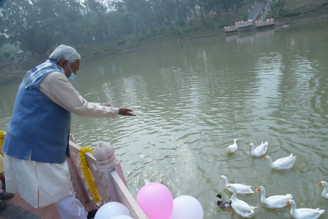 -आज मुख्यमंत्री नीतीश कुमार ने राजगीर स्थित पर्यावरण वन एवं जलवायु परिवर्तन विभाग के अंतर्गत सौंदर्य