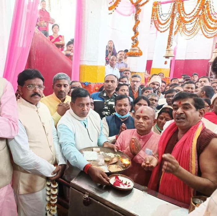 -हाल ही में केंद्रीय इस्पात मंत्री श्री आरसीपी सिंह ने औरंगाबाद स्थित देव सूर्य मंदिर में दर्शन एवं 