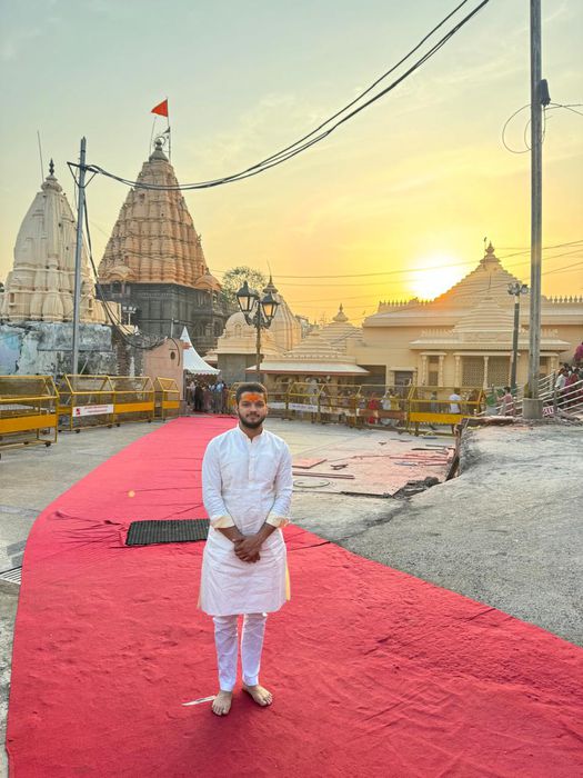 -कर्ता करे ना कर सके,,शिव करे सो होए।  तीन लोक नौ खंड में महाकाल से बड़ा ना कोए।। जिला बागपत, उत्तर 