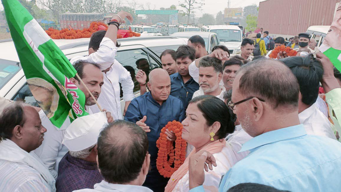 -बिहार दौरे पर हाजीपुर पहुंचे माननीय केन्द्रीय इस्पात मंत्री श्री आरसीपी सिंह का भव्य स्वागत पार्टी 