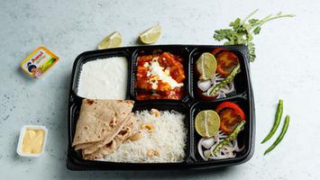 Butter Chicken, Fried Rice, 2 Roti, Salad, Raita