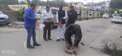 मैथिलीशरण गुप्त पार्क ए ब्लॉक इंदिरानगर में सड़क विकास कार्य को मिली प्रगति