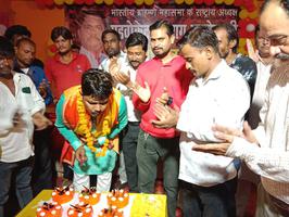 जन्मदिन की शुभकामनाओं के लिए पार्षद एडवोकेट अनुराग पाण्डेय ने मित्रों के प्रति जताया आभार