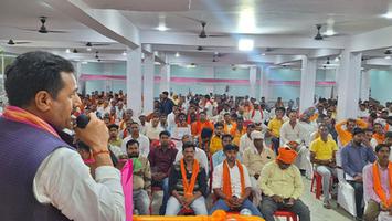 सूर्यमुनि तिवारी - सकलड़ीहा विधानसभा में आयोजित बूथ अध्यक्ष सम्मेलन में सांसद डॉ महेंद्रनाथ पाण्डेय ने कार्यकर्ताओं को दिया जीत का मंत्र