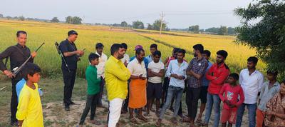 शिवपुर पंचायत में ग्रामीण जनता से चर्चा करते हुए विकास की संभावनाओं को तलाशा