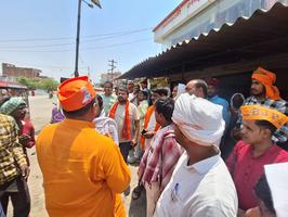 जनसम्पर्क अभियान के दौरान पहुंचे ककरही, तारापुर और जीवनपुर