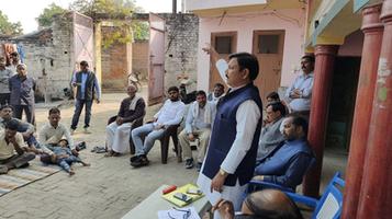 मैनपुरी लोकसभा उपचुनाव में कुरावली के विभिन्न ग्रामों में हुआ चौपाल सभाओं का आयोजन