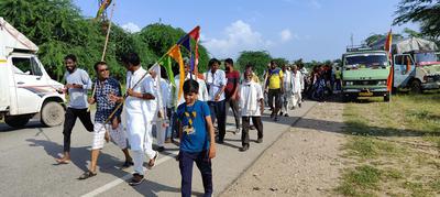 प्रतिज्ञा पदयात्रा - यात्रा के पंद्रहवें दिन बालेसर में कॉंग्रेस पदयात्रियों ने ग्रहण किया प्रसाद