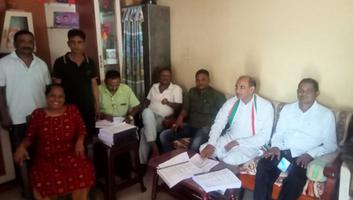 डॉ जनक कुशवाहा - सूरत जिले की महुआ विधानसभा के बलवाड़ा जिला पंचायत में हुई कॉंग्रेस कार्यकर्ताओं की बैठक