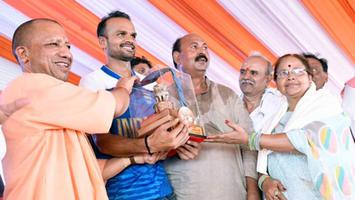 सूर्यमुनि तिवारी - श्री ललित उपाध्याय और श्री राजकुमार पाल को गाजीपुर में मिला ओलंपिक सम्मान