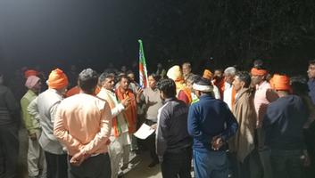 सूर्यमुनी तिवारी - सकलडीहा क्षेत्र की विभिन्न ग्रामसभाओं में हुआ भाजपा का जनसंपर्क अभियान