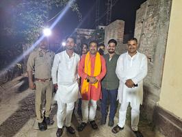क्षेत्र के विभिन्न वैवाहिक कार्यक्रमों में पहुंचे सूर्यमुनि तिवारी