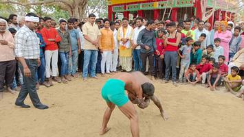 दुर्गा अष्टमी के शुभ अवसर पर काली माता मंदिर में विशाल दंगल और मेले का हुआ आयोजन