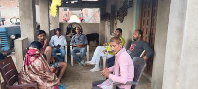 शिवपुर पंचायत में ग्रामीण जनता से चर्चा करते हुए विकास की संभावनाओं को तलाशा